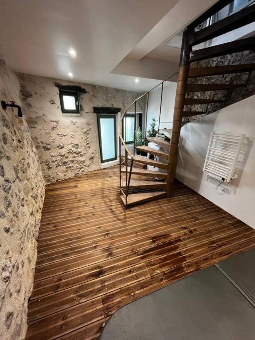 Maison Suspendue Avec Jacuzzi Privatif Понт-ен-Роаян Екстериор снимка